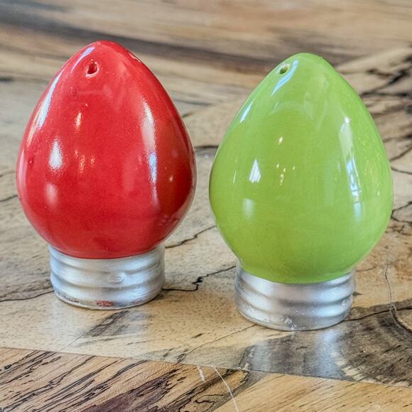 Holiday Christmas Light Bulb Ceramic Salt and Pepper Shaker Set, Holiday Kitchen - Picture 4 of 10